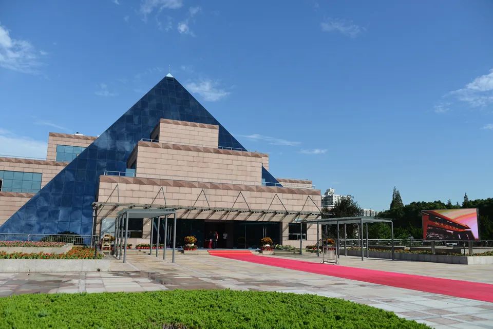 中国旅游日免门票,迎民族盛会旅游景区门票半价