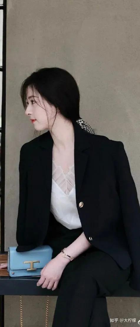 法式轻奢小众女装,法式轻奢经典女装