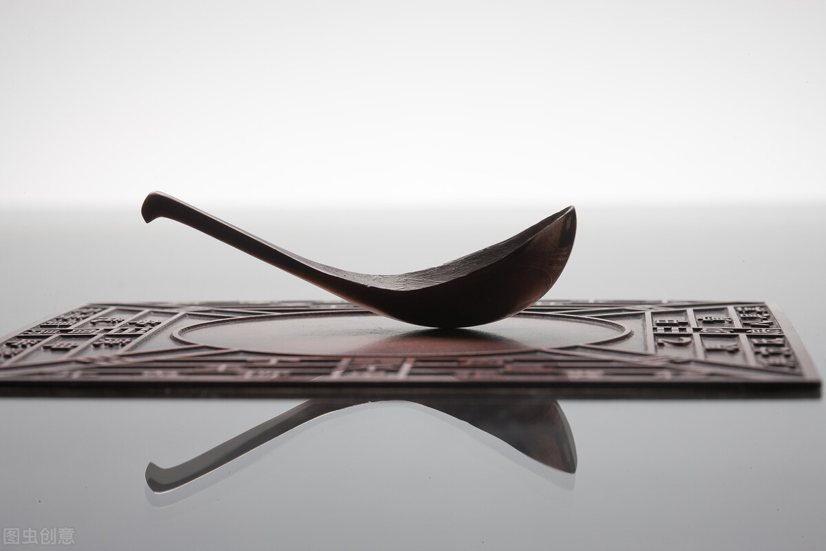 为什么指南针指的是北面,指南针指向北方为什么叫指南针