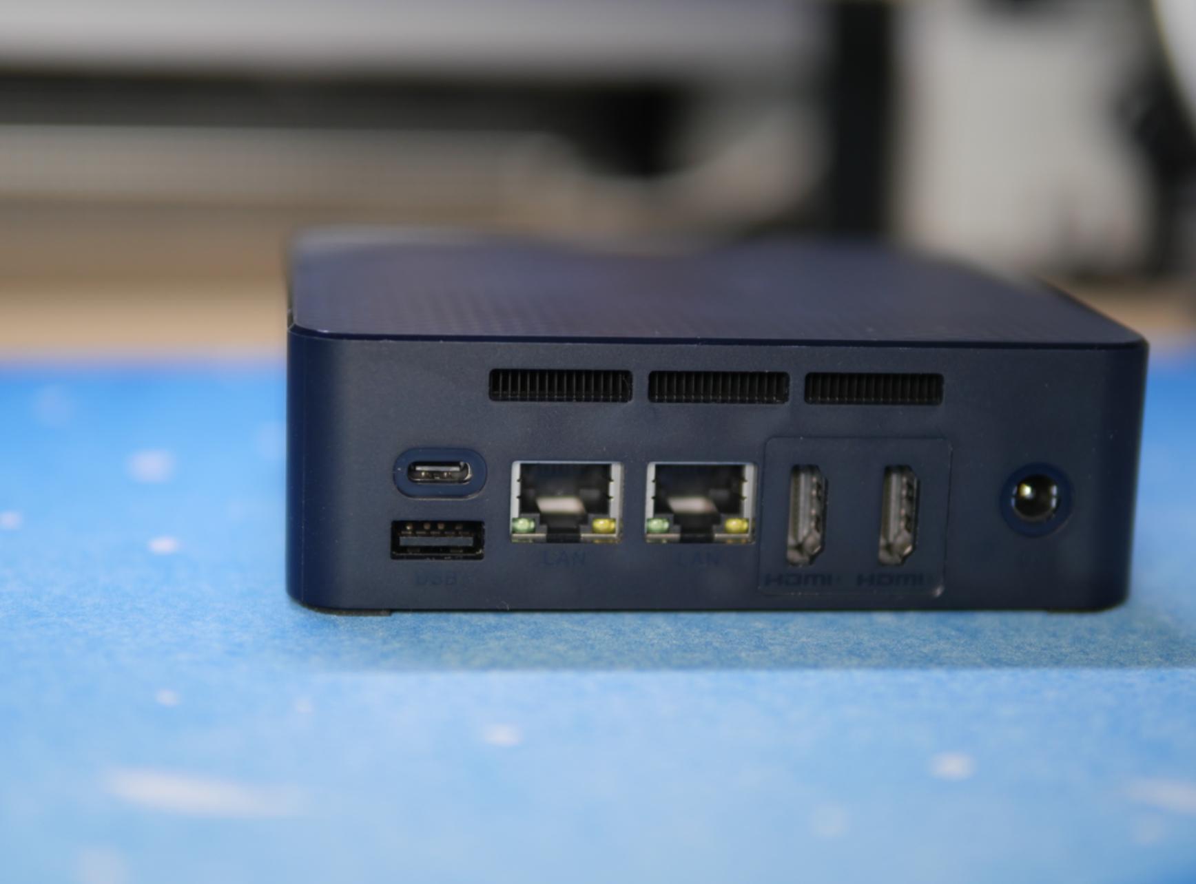 再也不怕投屏被限。零刻EQ12全能小主机直连电视，4K资源轻松看。