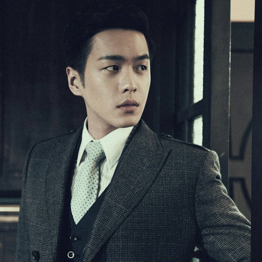 双眼皮很好看的男明星,一边单眼皮一边双眼皮的男明星