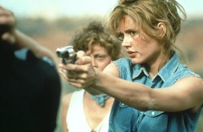 末路狂花：女性反抗与自我解放的社会批判与文化反思