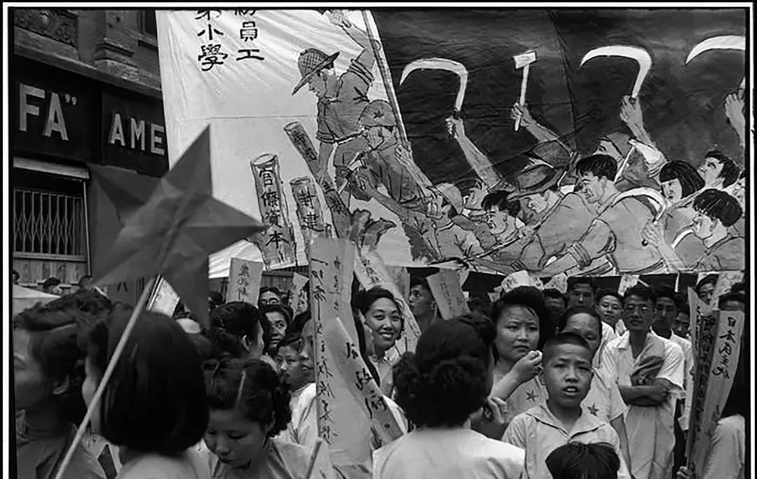 30张真实又罕见的老照片，阴毛假发工作者，我怀疑他用错地方了2