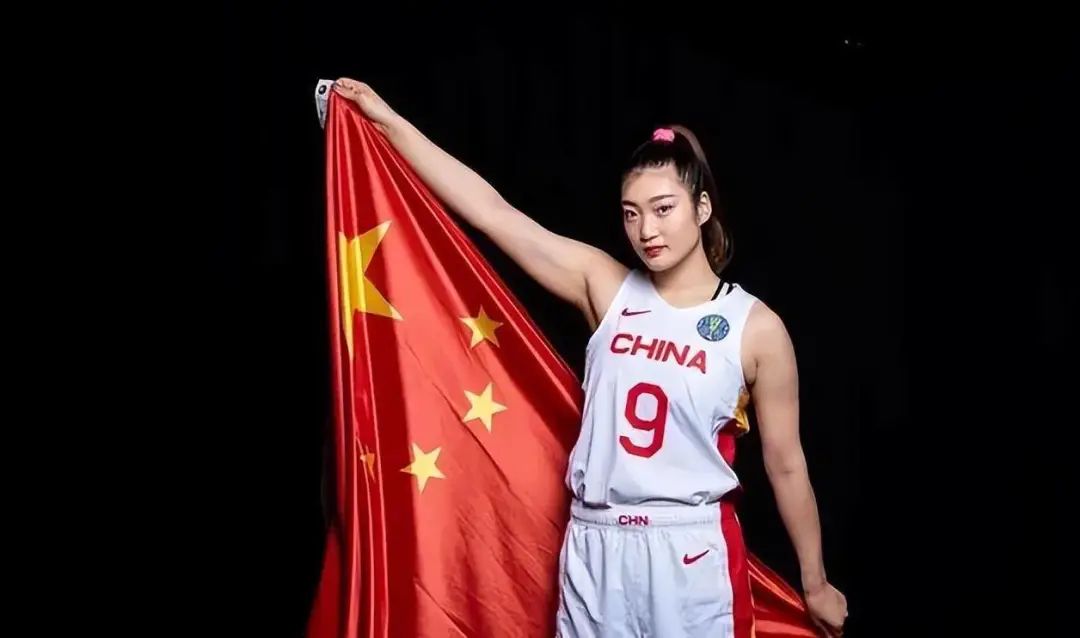 女篮一姐是小三？出轨渣男系前国家队领队，抛妻弃子拒付抚养费…