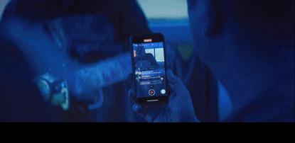 白发老妇在血色中“一夜回春”?通过杀戮释放欲望,只能说太奇葩