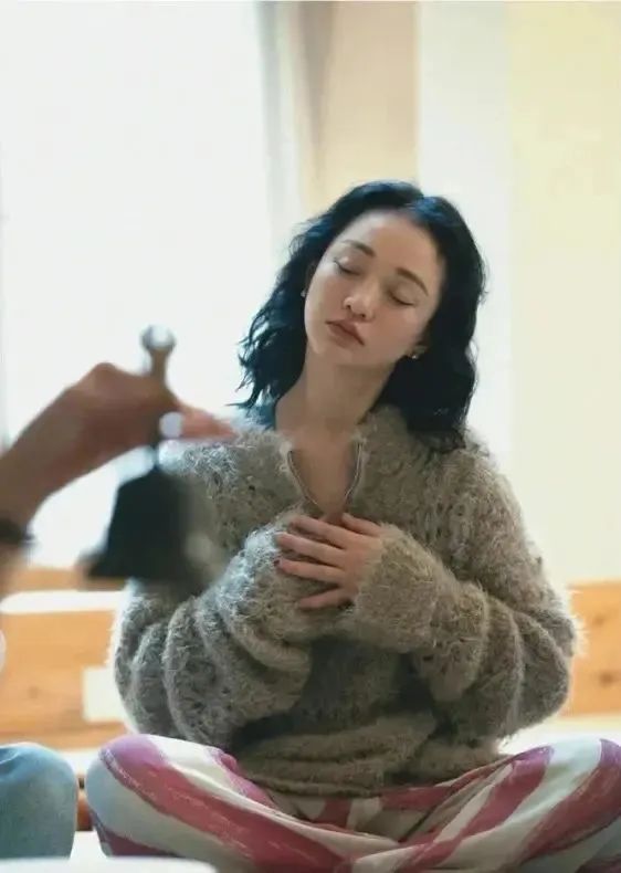 不是她上了这杂志封面，都差点忘了周迅也曾在时尚圈呼风唤雨