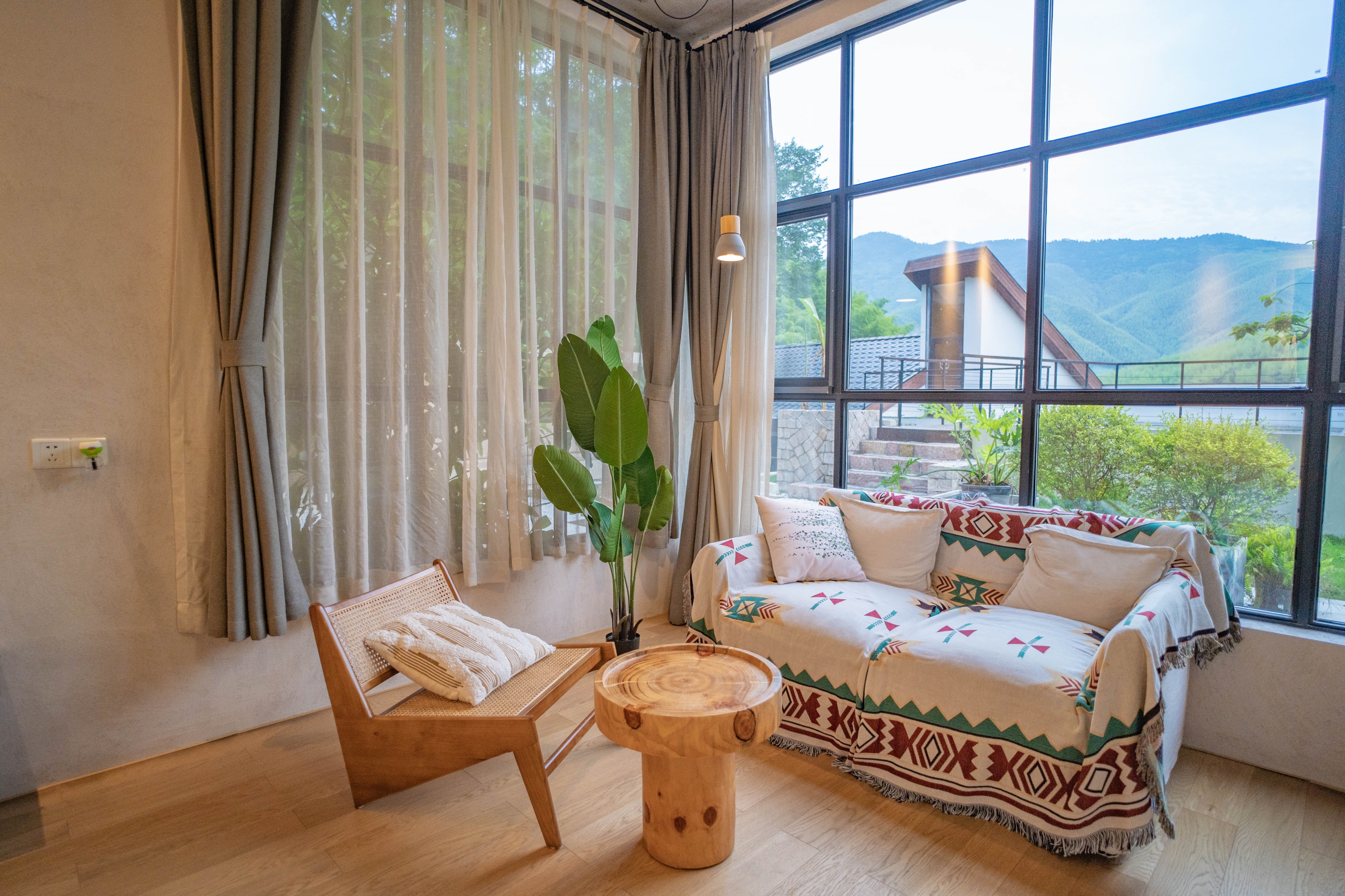 山林逸境私人温泉,在山林中泡温泉