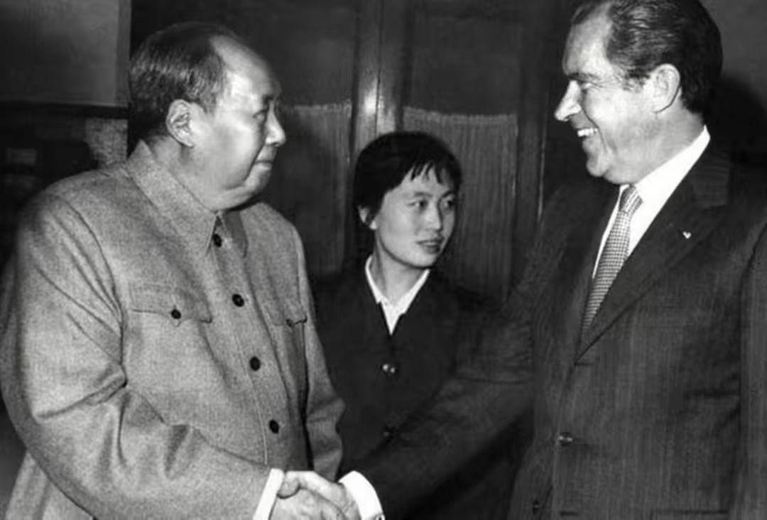 72年尼克松访华，炫耀美国原*弹子**数量，周总理一句话让他哑口无言