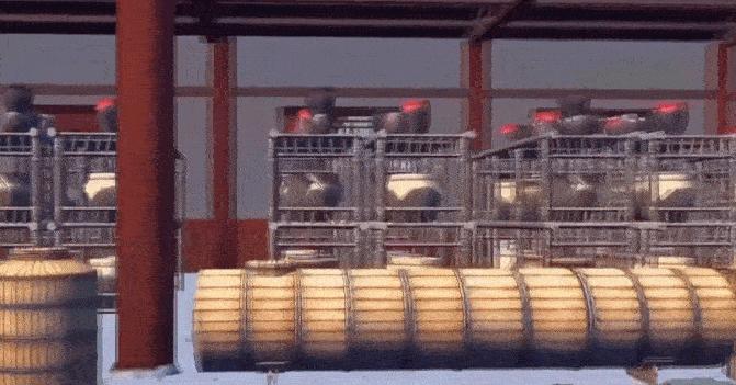 亏损4亿老板,身价百亿老板被暴打