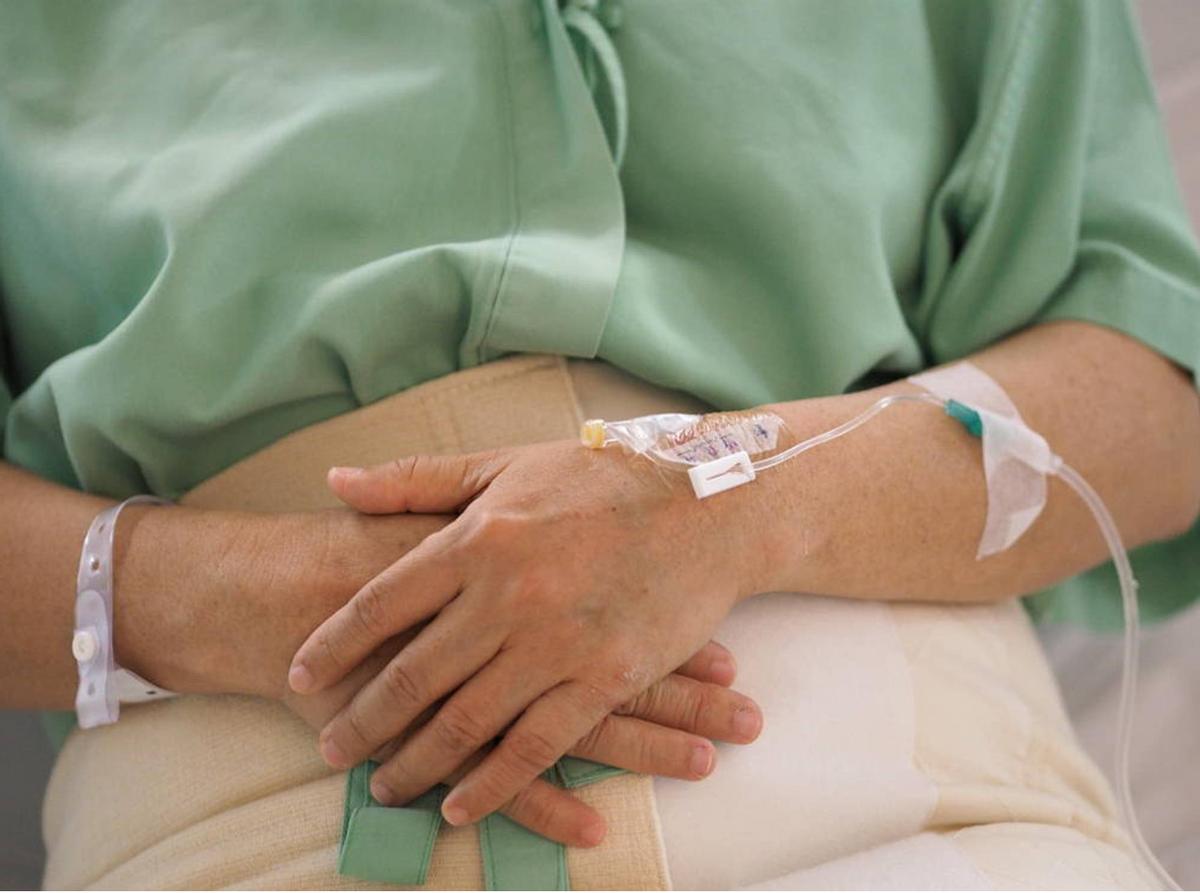 女子腹部痒，医生用镊子夹出16只阴虱！原来阴虱有4个传播途径