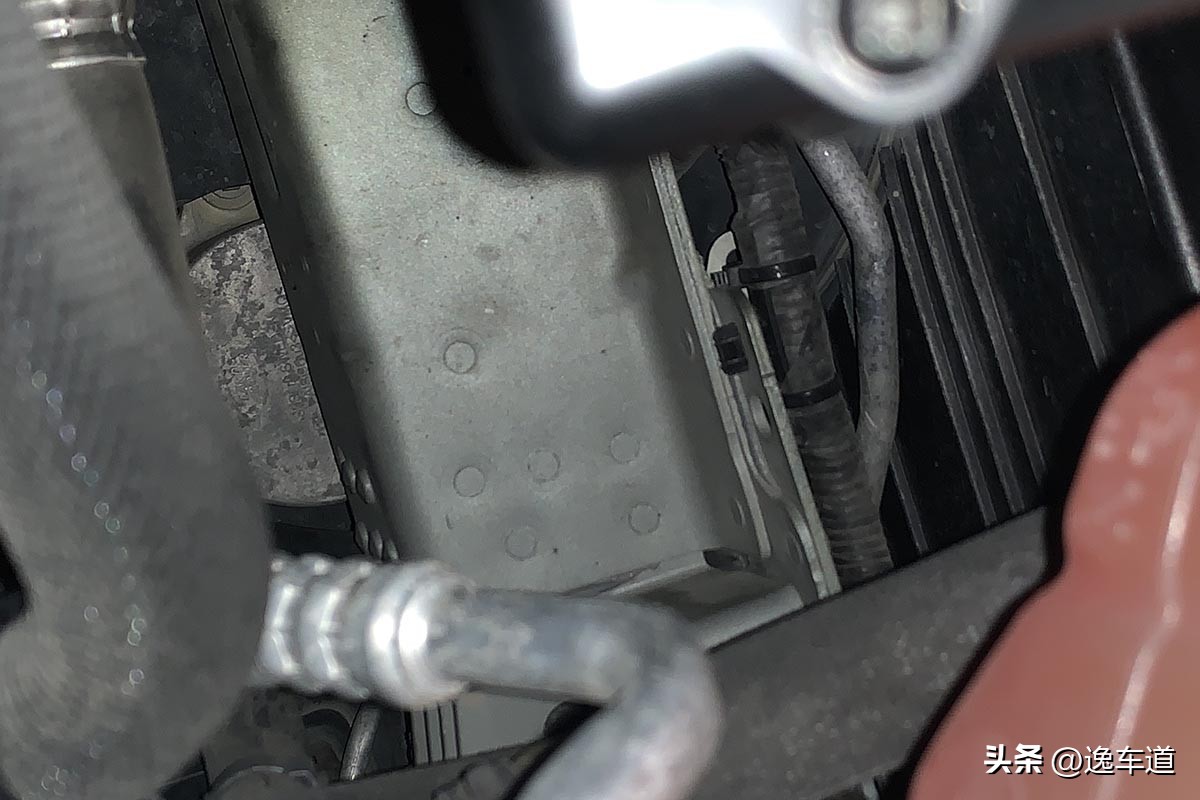 路虎卫士硬派越野海外实车,路虎新卫士硬派越野