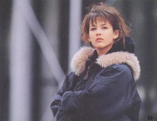 纵然心如蛇蝎，也会让人甘心为她俘获，永远美丽的“法兰西玫瑰”