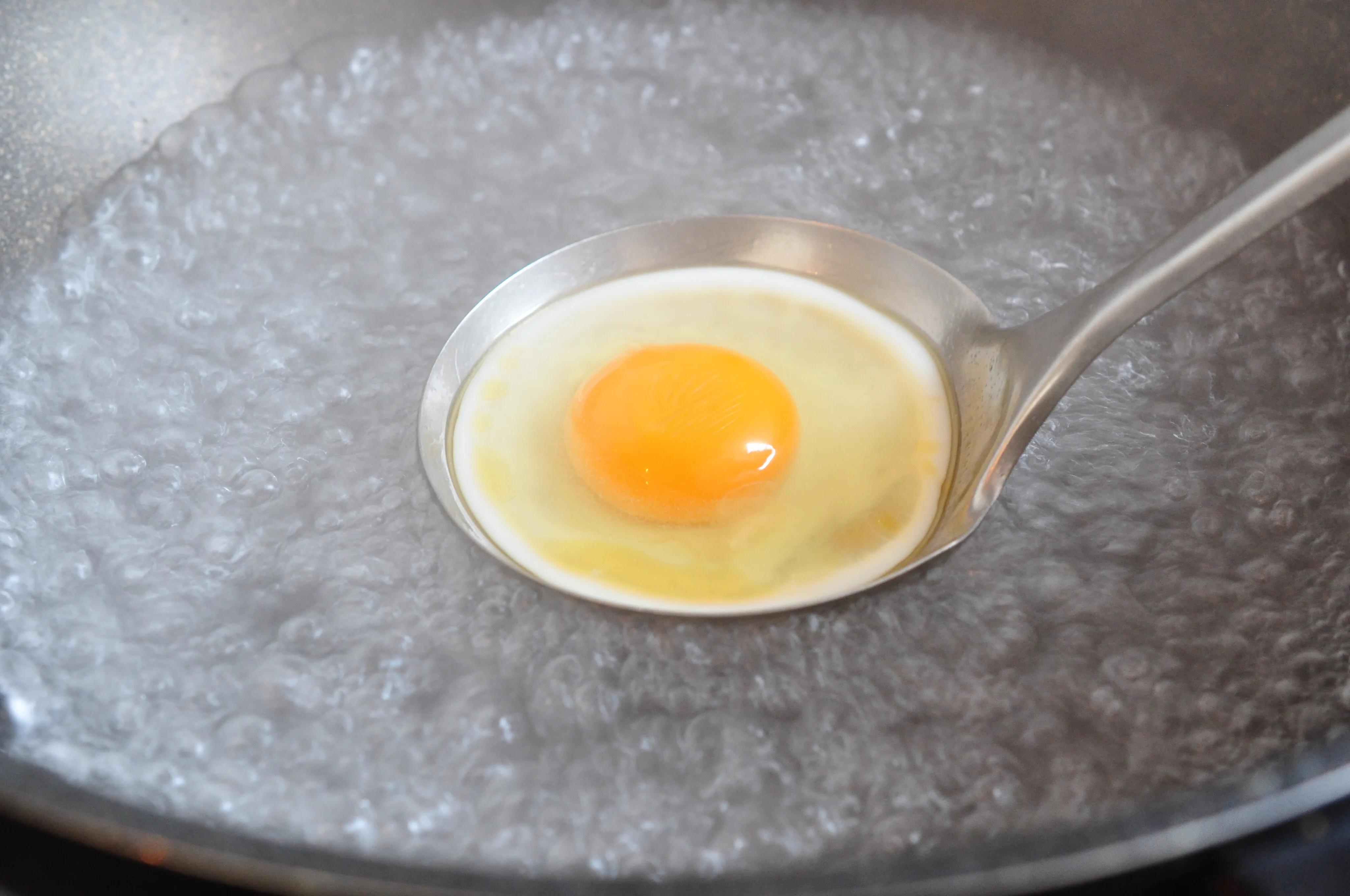 水煮荷包蛋专用勺子,勺子水煮荷包蛋正确做法