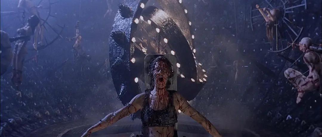 人类不该好奇黑洞里有什么！邪典电影《黑洞表面》告诉你代价惨痛