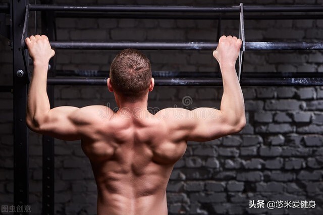 7个背部训练动作帮你练出巨背,练背怎么练才能增加背部肌肉