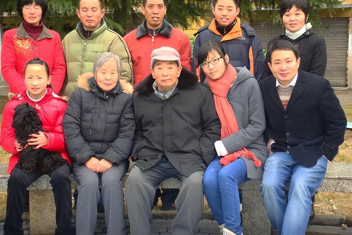 放弃治疗癌症的父亲被网友骂,省医院主任父亲患癌症放弃治疗