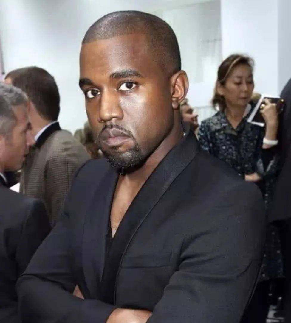 侃爷生日派对寿司,侃爷为朱莉亚庆生