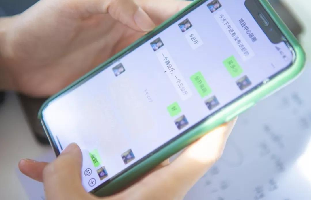 拿了介绍费要不要承担法律责任,帮别人介绍工作收取介绍费违法吗