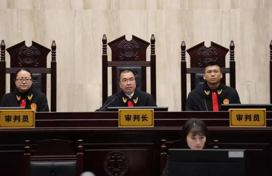 盗窃支付宝账户是否是网络犯罪,盗用支付宝使用构成诈骗还是盗窃