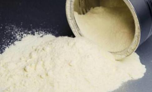 4岁左右的孩子，仍然在喝配方奶，正常吗？配方奶几岁喝好些？