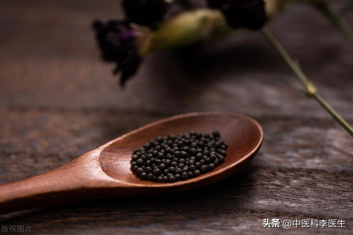 头颈部爱出汗，头发经常打湿？中医：多是5个原因，教你有效止汗