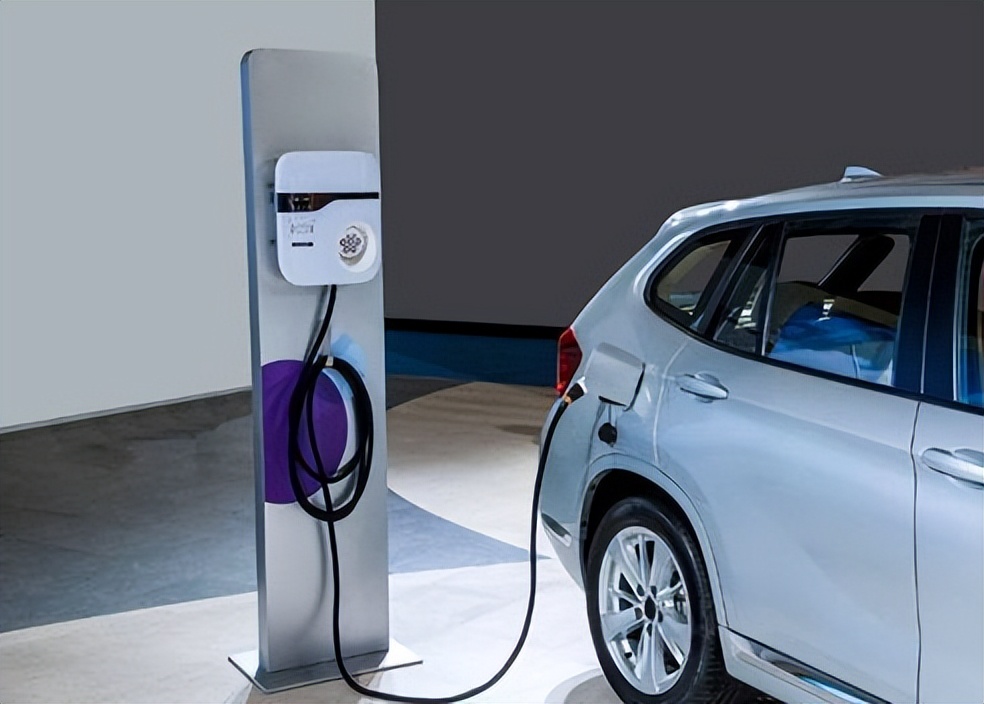 石墨烯的韧性是钢的多少倍,石墨烯比最强的钢铁还硬一百倍