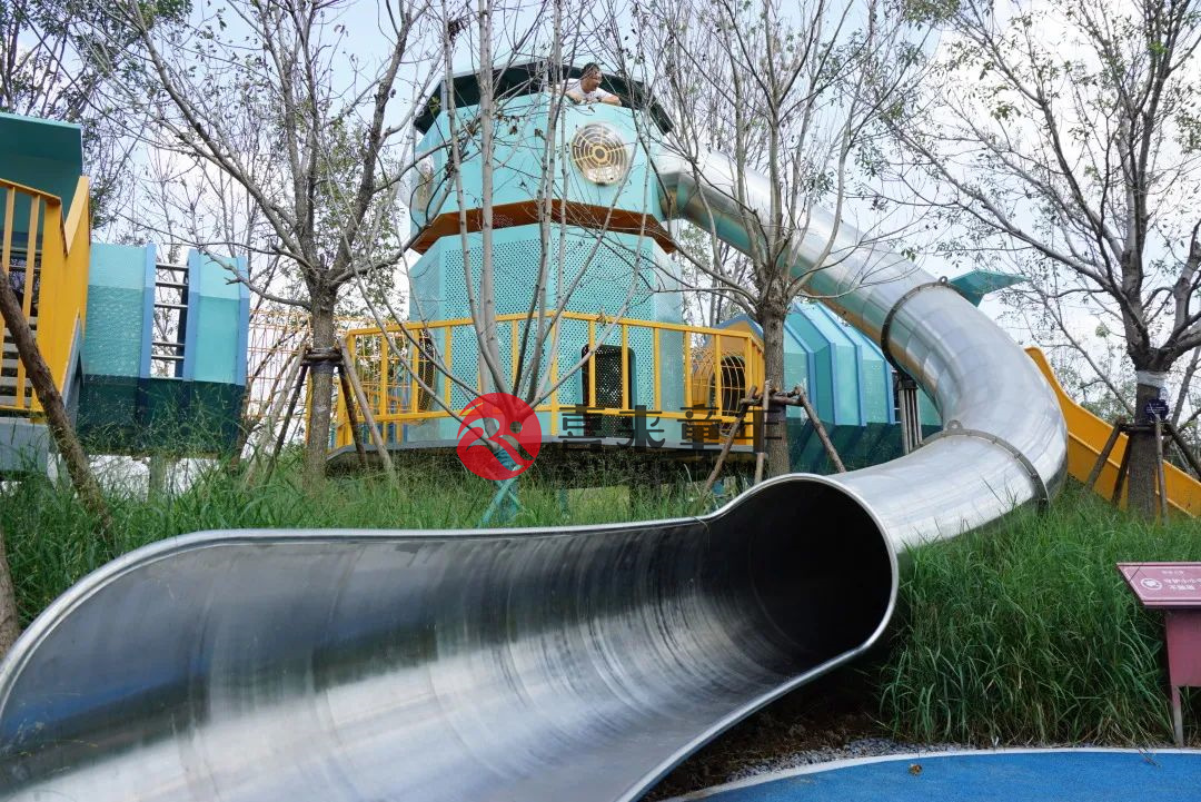 不锈钢滑梯定制源头厂家,西安户外不锈钢滑梯定做