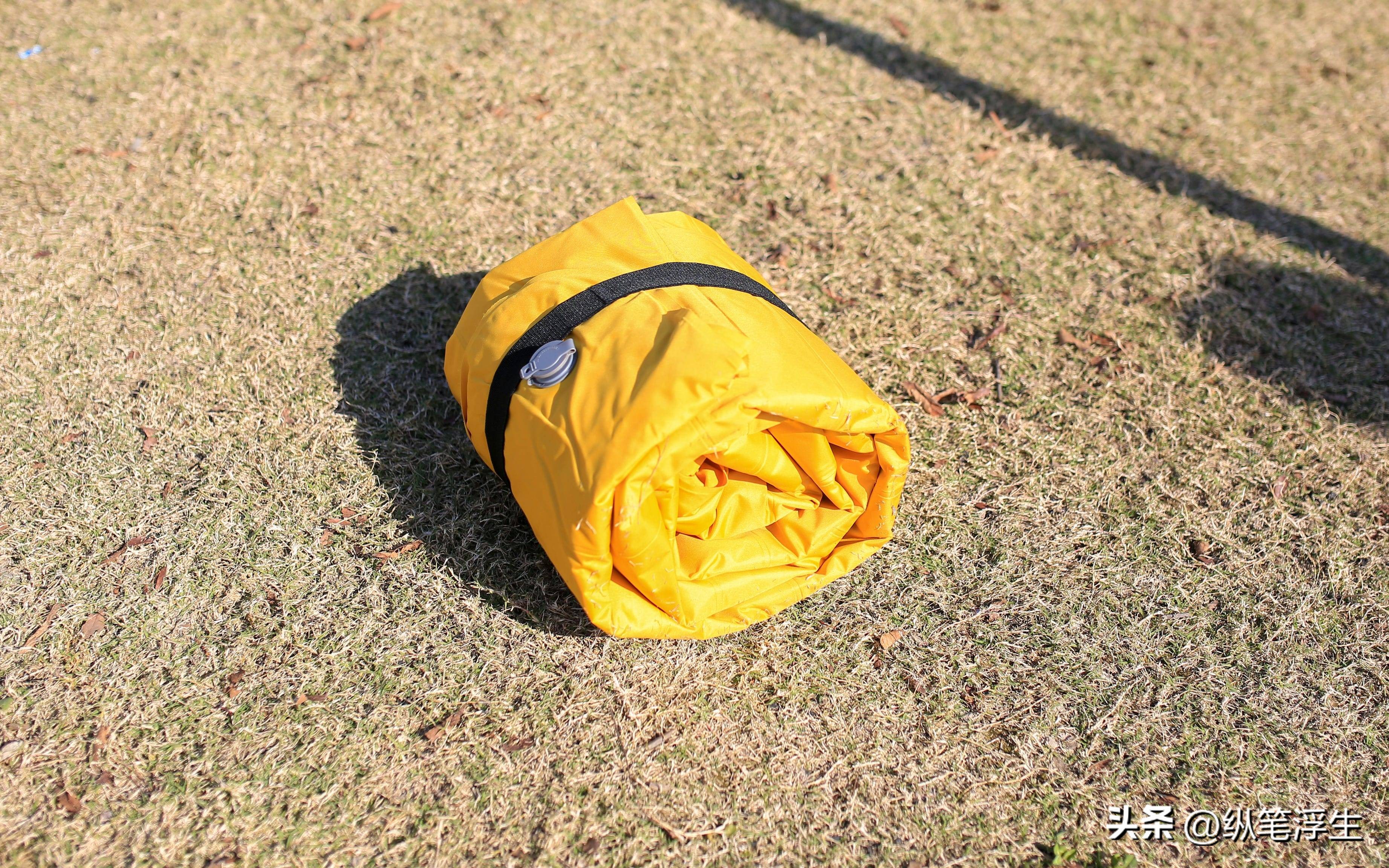 户外露营睡垫选蛋巢还是气垫,户外露营过夜买多厚的睡垫合适