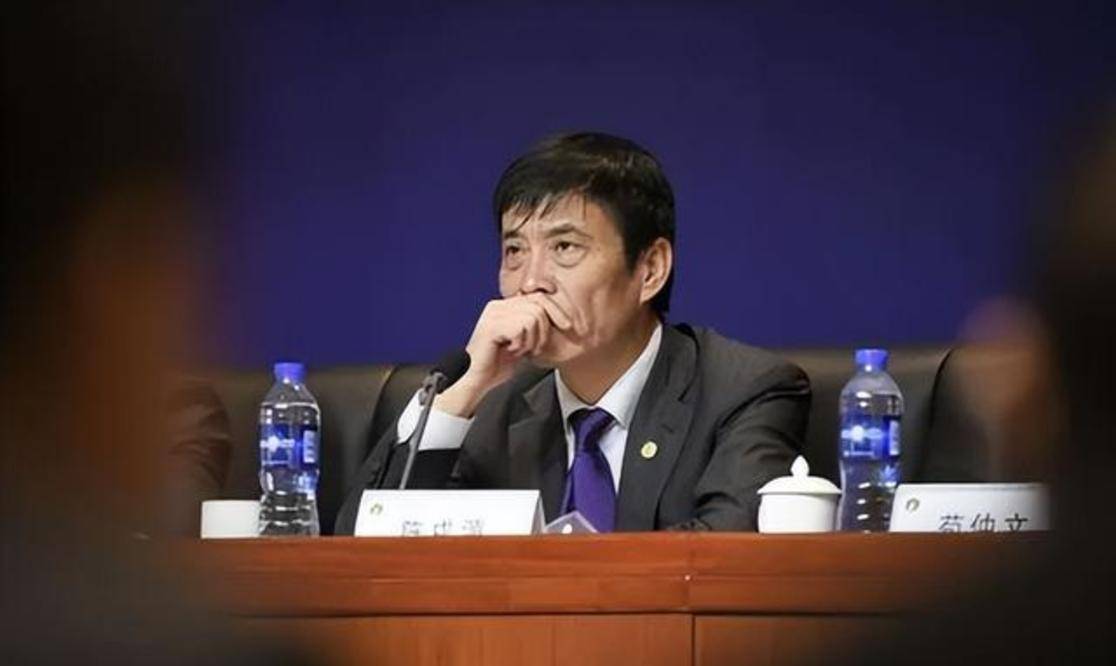 陈戌源王小平遭不住！深夜9点又1条裁判大鱼被铐走，4大名哨危险