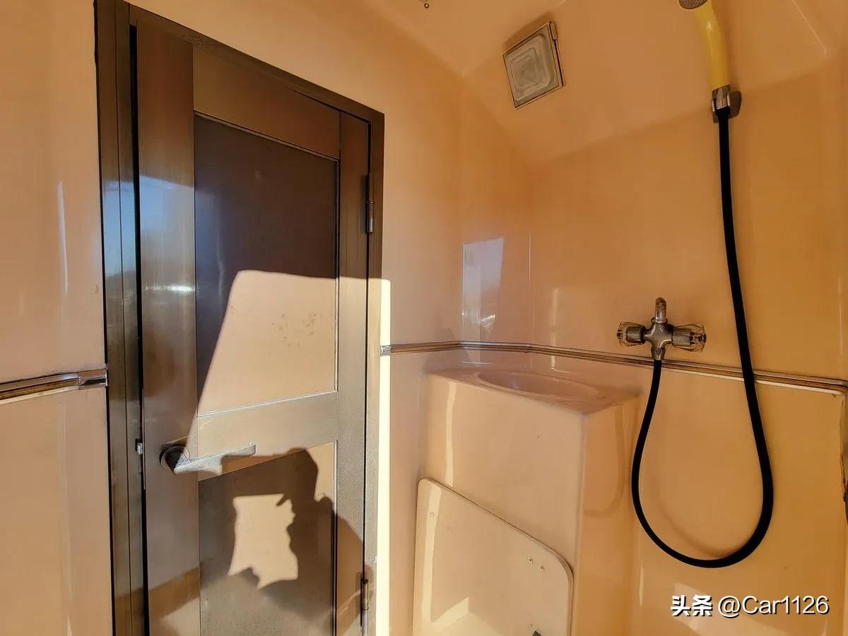 1988丰田HiAceCamper4x4