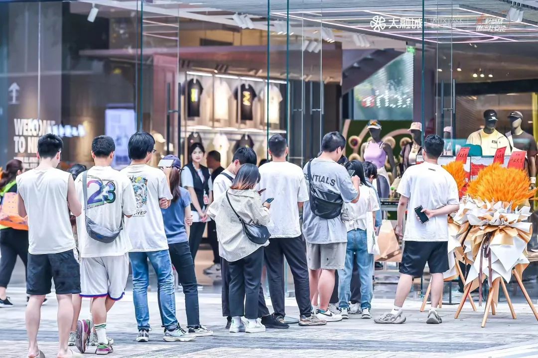 重庆解放碑的购物商场,重庆解放碑步行街购物