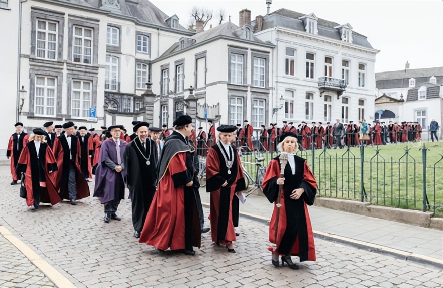 荷兰留学之马斯特里赫特大学介绍,马斯特里赫特大学和蒂尔堡大学