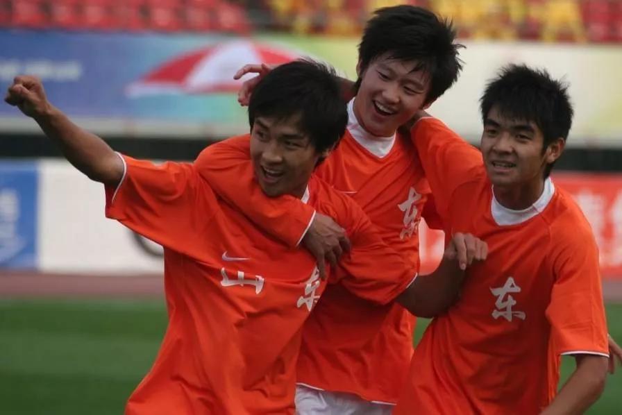 董路足球小将有没有进国家队,董路的足球小将为什么进不了职业