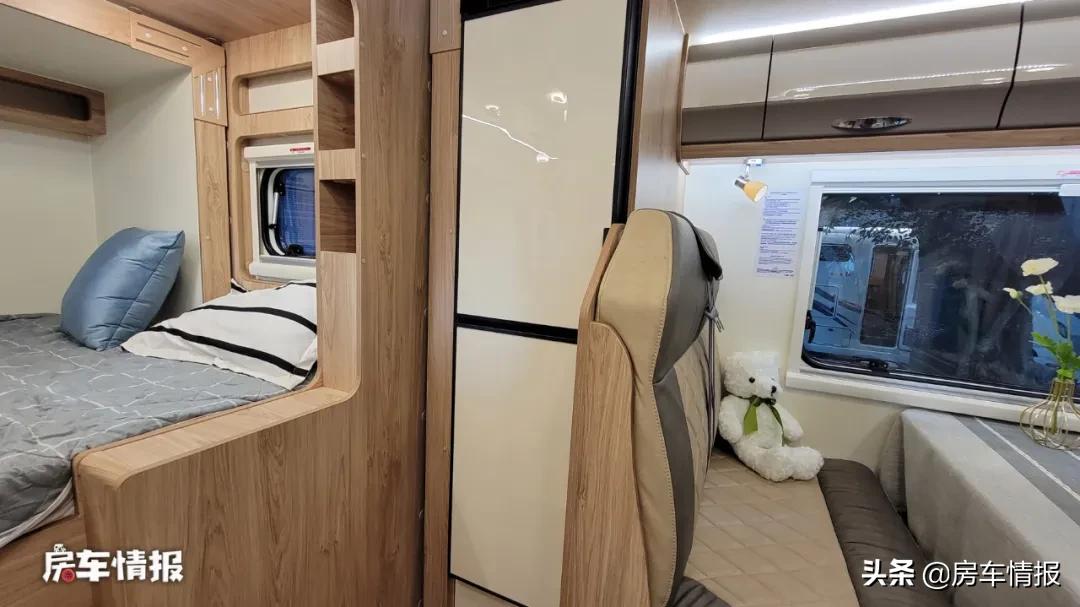 国产房车最顶级6x6自动挡房车,房车6.5t最新款