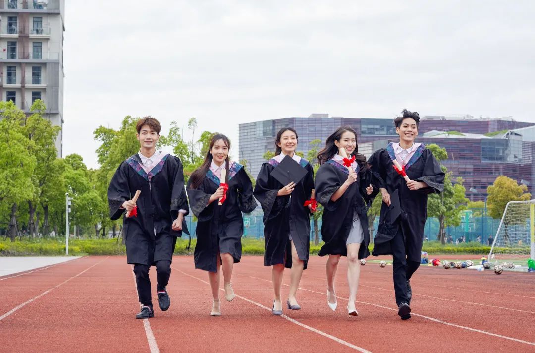 世纪金源集团新学期“皓月奖助学金”发放，造福众多世纪金源子弟