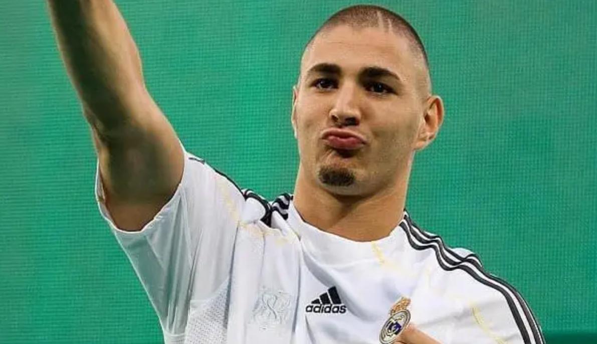 加入皇马前的本泽马有锅背吗？