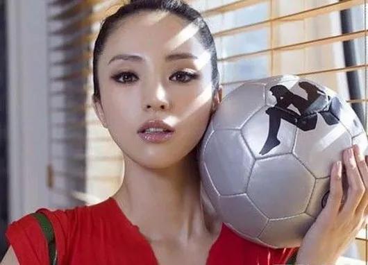 2022足球宝贝壁纸,2022足球宝贝彩妆绘画图片大全