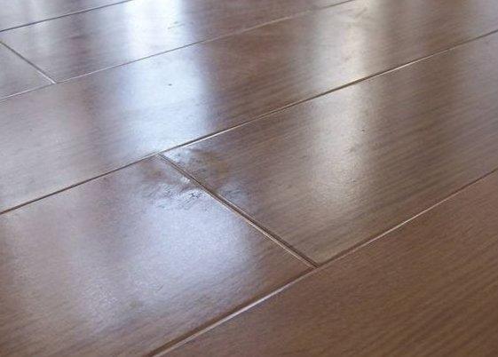 地板接缝鼓包是什么原因,室内地板鼓包是什么原因