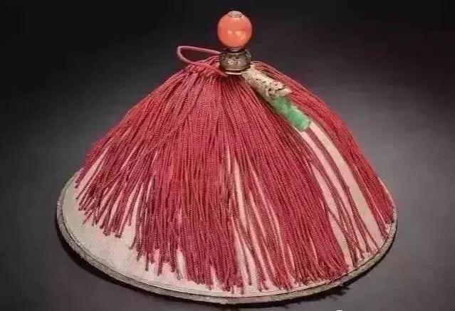 和珅官帽顶珠价值一亿三千多万,和珅怎么可以戴王爷的顶珠