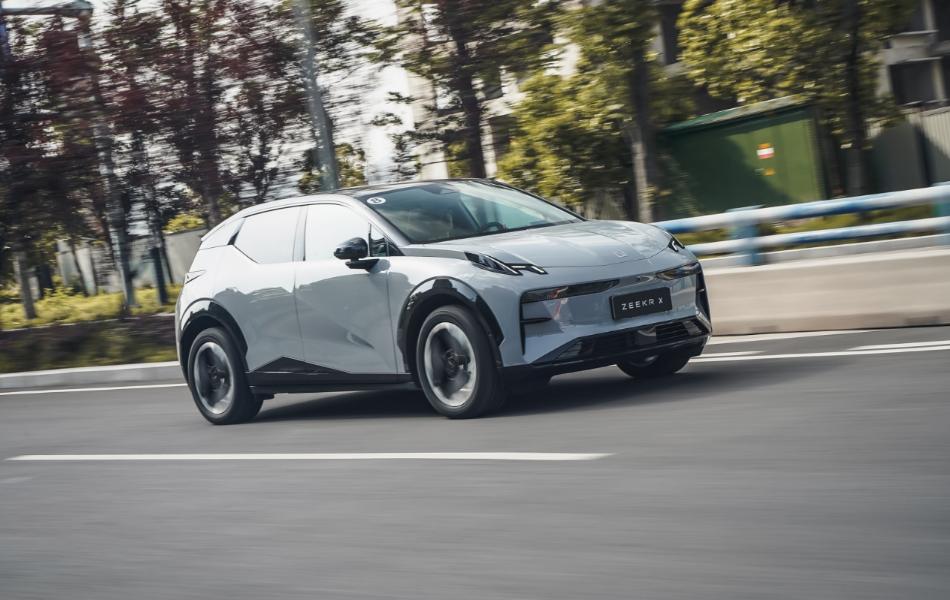 极氪x应该选哪款,极氪x不选装能买吗