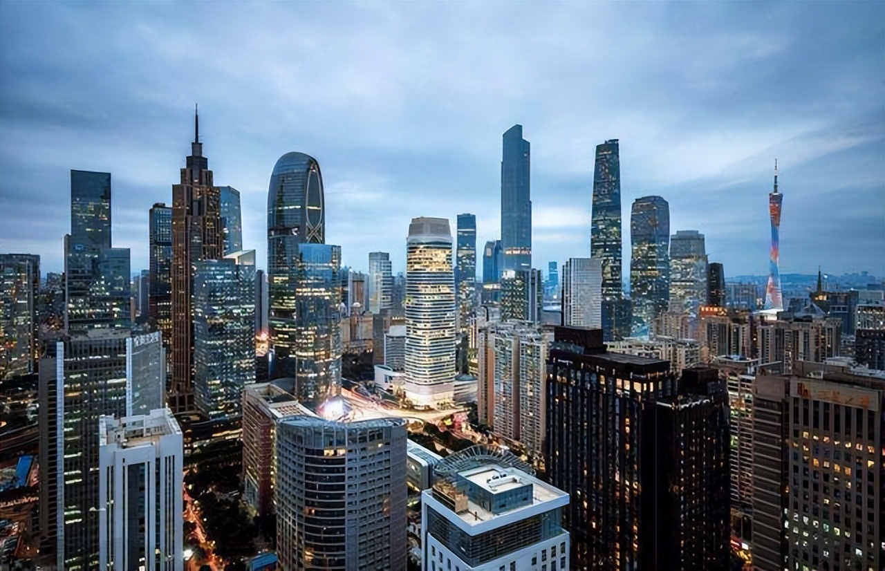 年轻人该不该回三四线城市发展,在三四线城市工作的弊端是什么