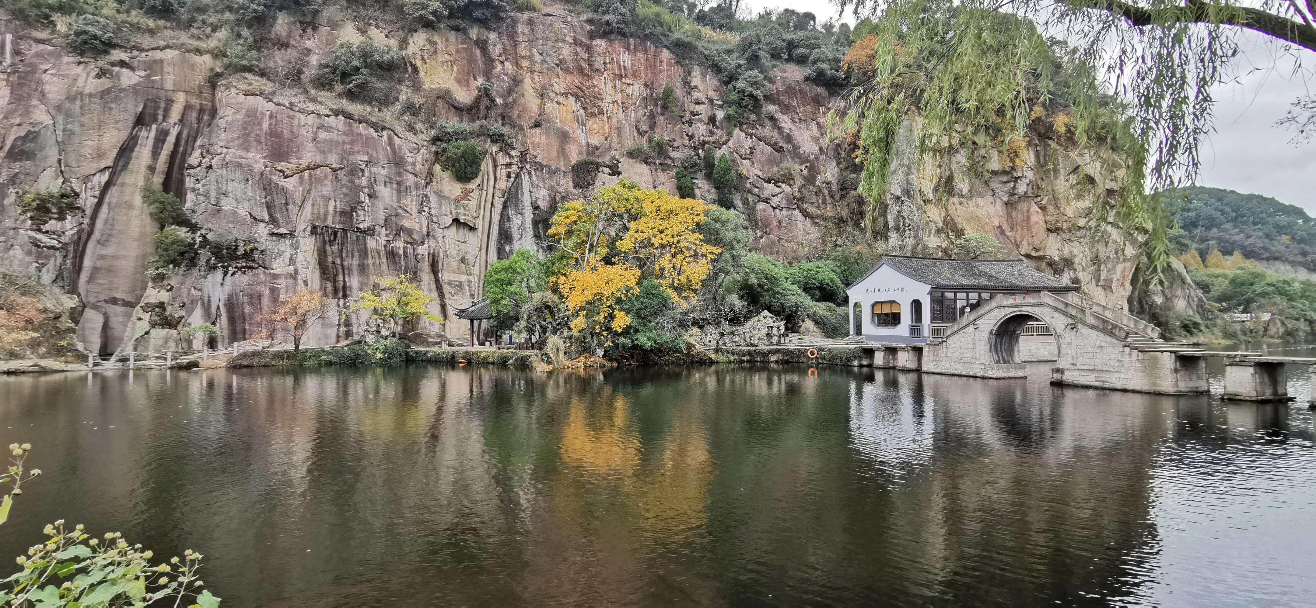 化腐朽为神奇的古诗词,绍兴古城东湖