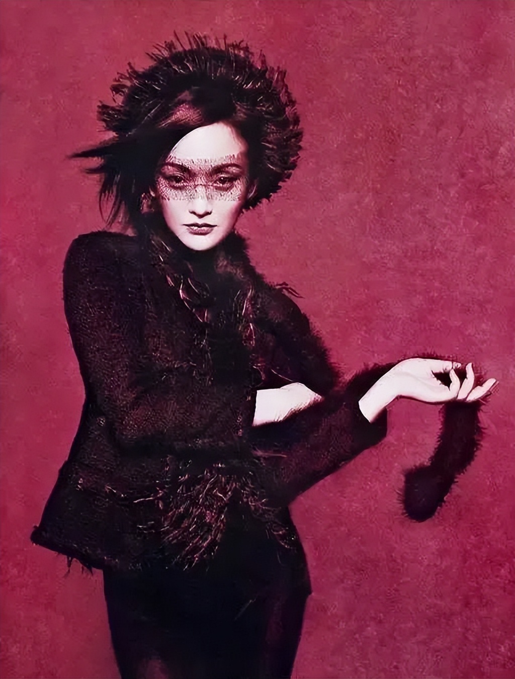 不是她上了这杂志封面，都差点忘了周迅也曾在时尚圈呼风唤雨