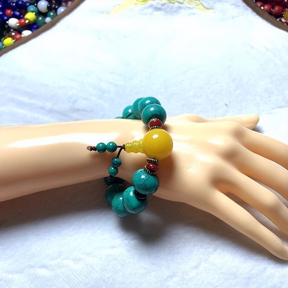 送女孩子送什么珠宝文玩,送女生文玩吊坠