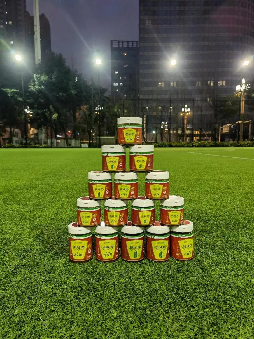 鹃城足球队超级联赛展风采夺得季军