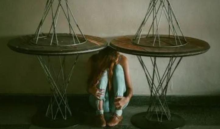 留守儿童被歧视例子,当过留守儿童的人内心都比较自卑