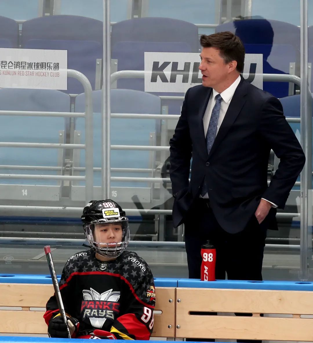 WHL|深圳万科阳光5比1吹散龙卷风，赵启男取得下半赛季第一分