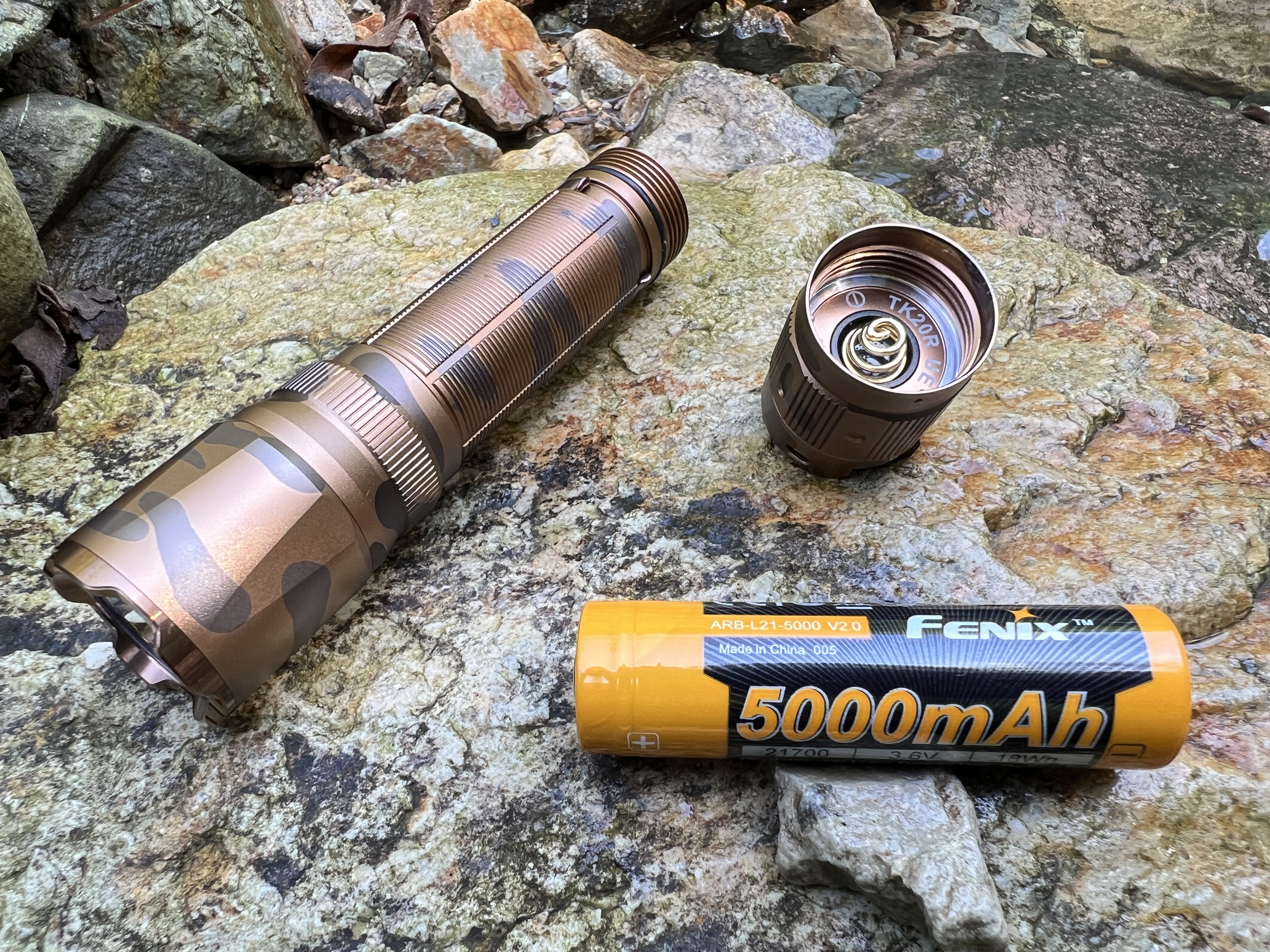 fenix手电测评tk35,fenixtk20uev2.0战术手电