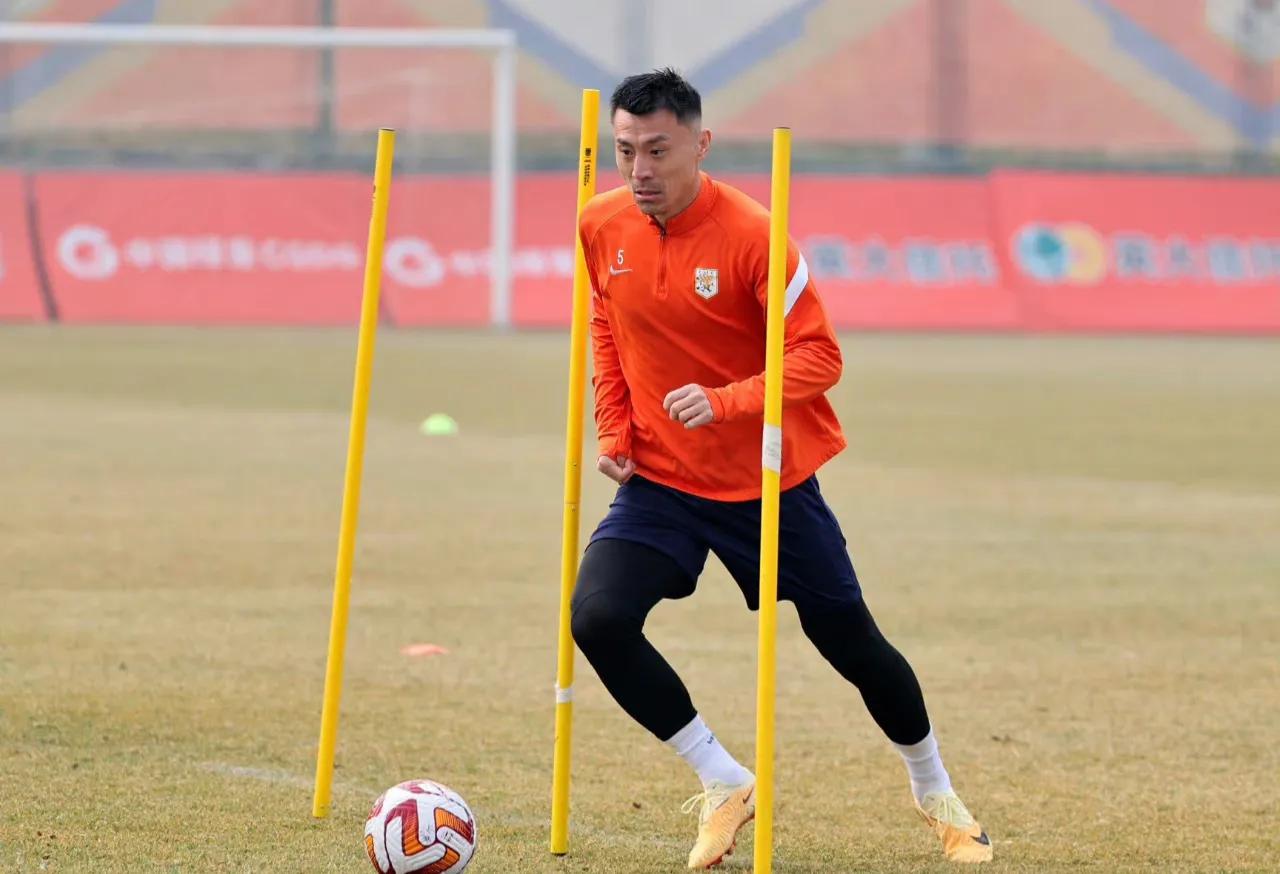 泰山队低迷期,泰山队这赛季为什么这么强