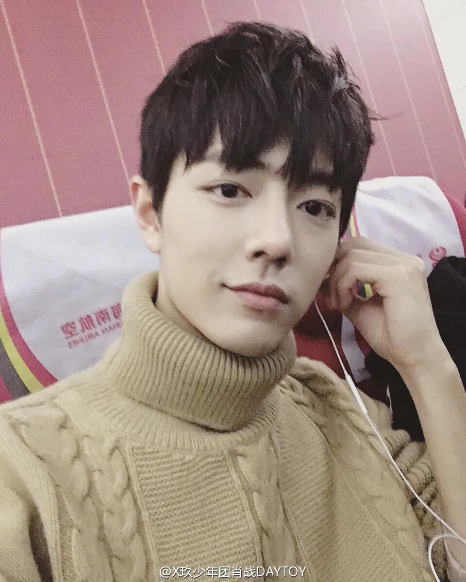 肖战微博上发自己的照片,肖战曾经的微博照片